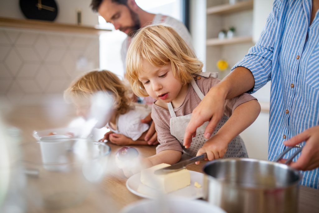 chlidren in the kitchen