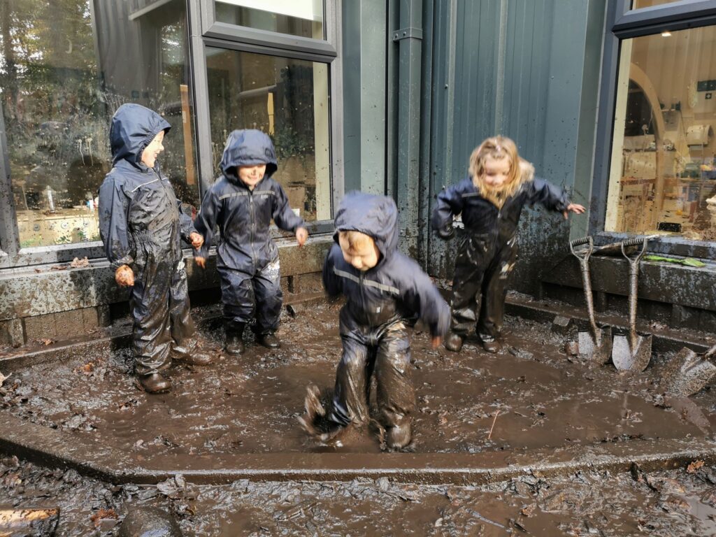 Fun Outdoor Autumn Activities for Under 5s